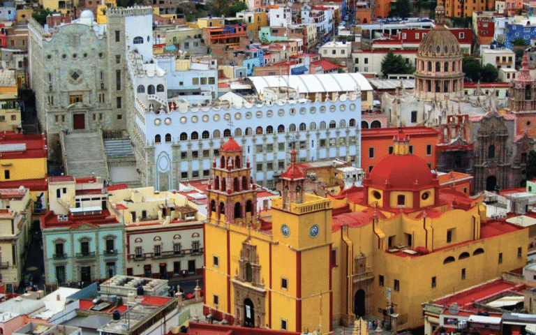 [旅遊] [墨西哥] [客運南北站] 七彩山城: 瓜納華托Guanajuato | 必去景點推薦: 木乃伊博物館、纜車、伊達爾戈市場。從墨城如何搭客運去瓜納華托? 交通、景點、食宿注意事項